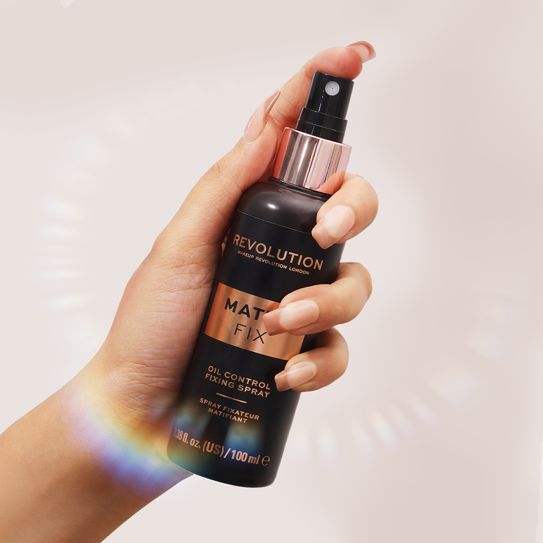 Makeup Revolution Oil Control Fixing Spray Makeup Revolution Oil Control Fixing Spray