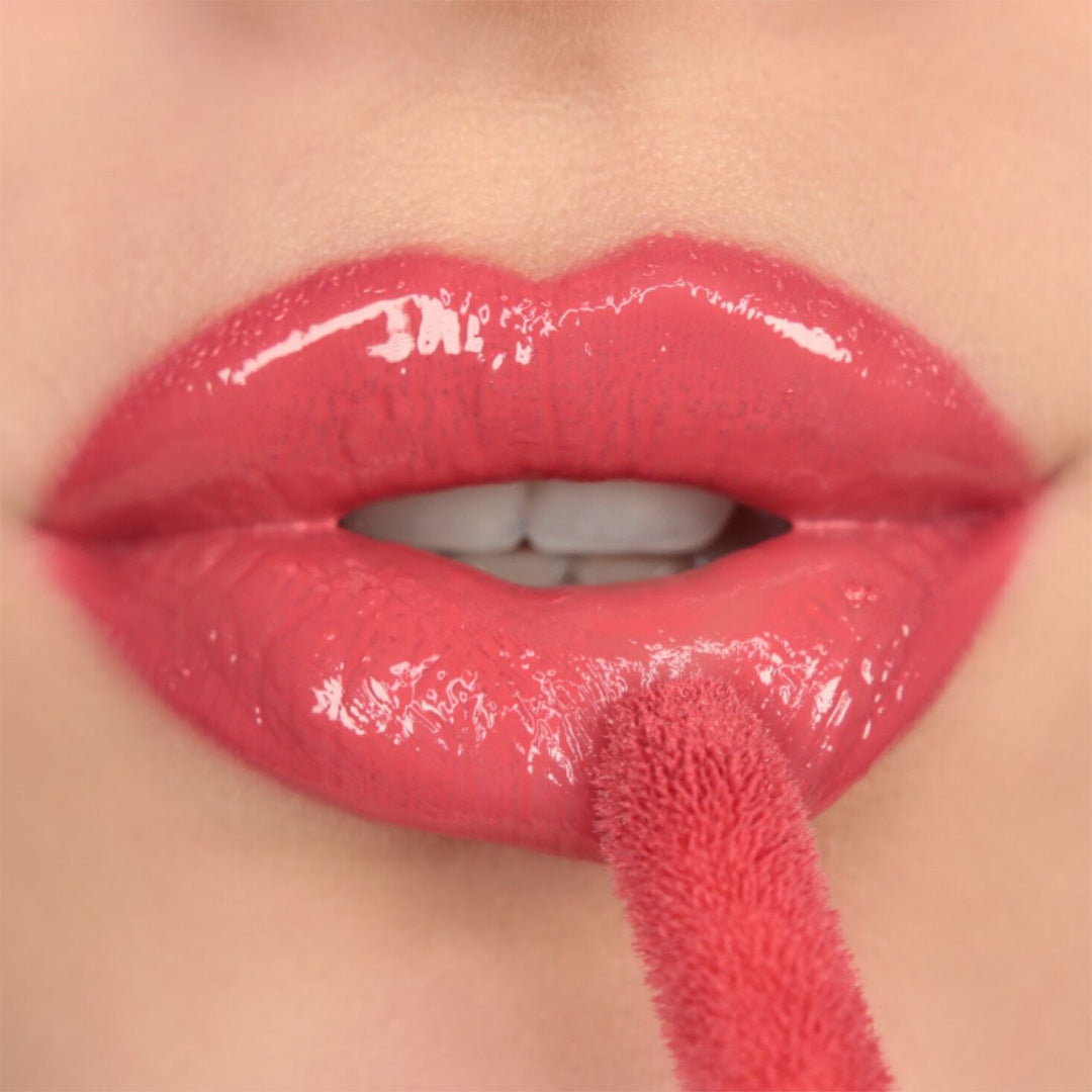 Makeup Revolution Pout Bomb Plumping Gloss Makeup Revolution Pout Bomb Plumping Gloss