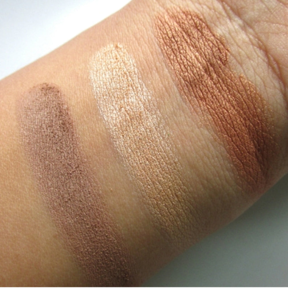 HOK Makeup Makeup Revolution Ultra Brightening Contour Kit Ultra Light/Medium C04 Makeup Revolution Contour Face Makeup Makeup revolution Revolution Beauty