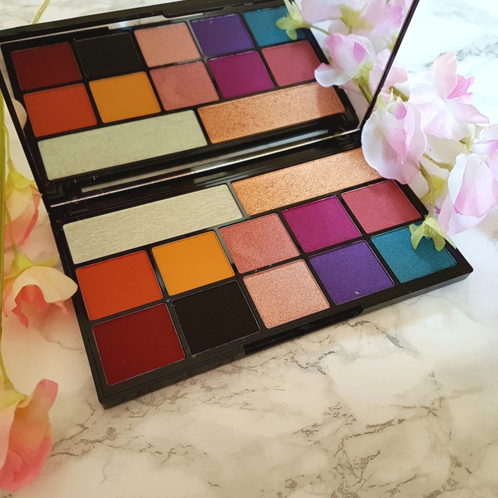 HOK Makeup Makeup Revolution X Carmi Kiss Of Fire Palette Makeup Revolution Eyes Eyeshadow Makeup Makeup revolution